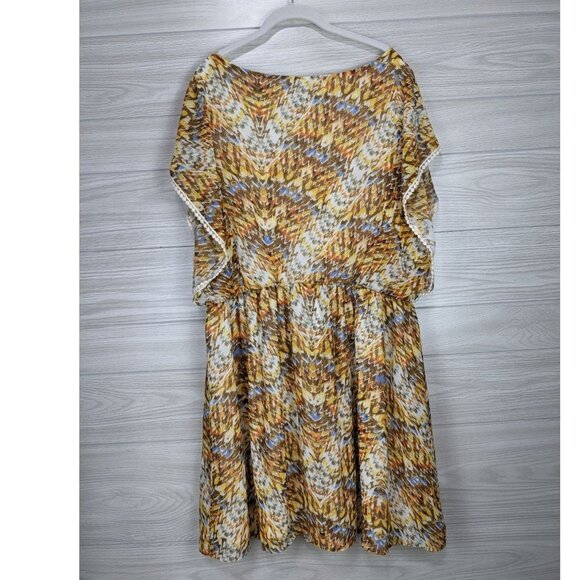 AUW 2X Flutter Sleeve Dress - Picture 5 of 5